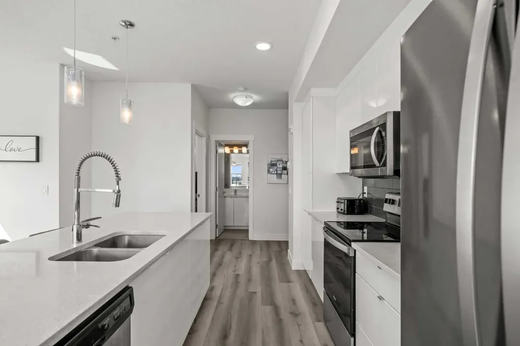 19661 40 Street SE Calgary AB T3M3H3