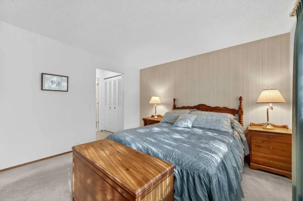 6451 70 Street NW Calgary AB T3B 3J5