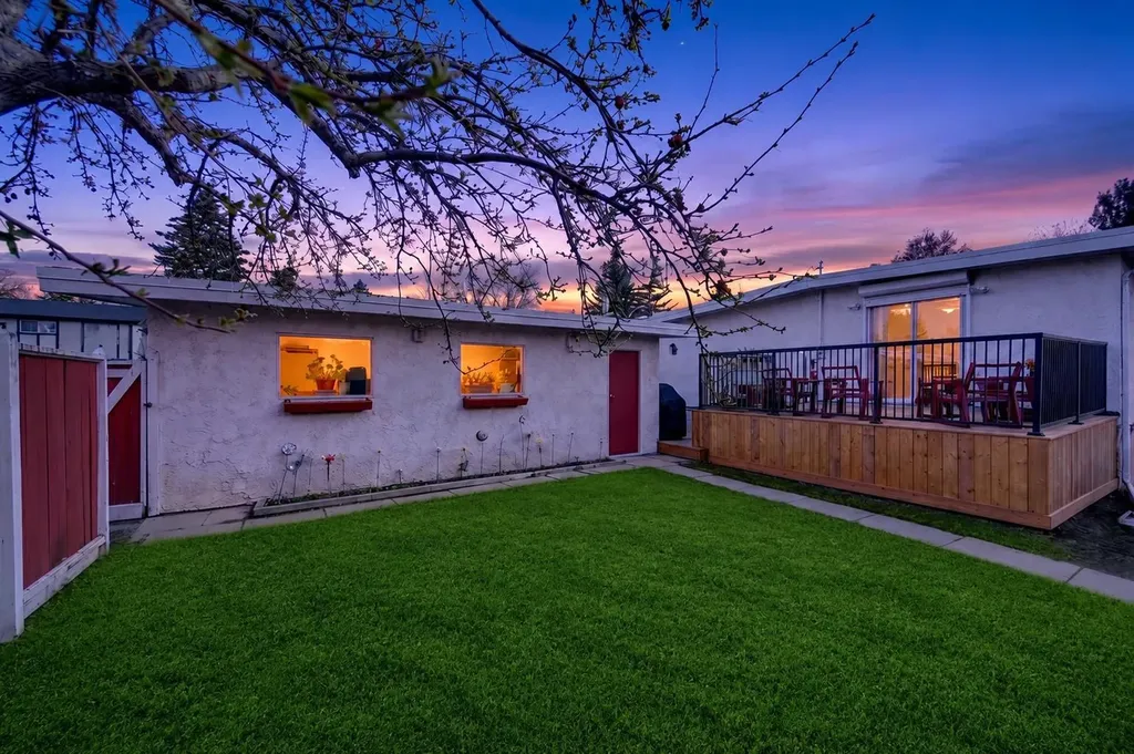 6451 70 Street NW Calgary AB T3B 3J5