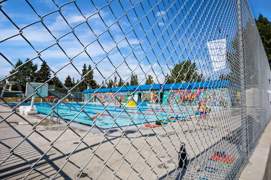6451 70 Street NW Calgary AB T3B 3J5