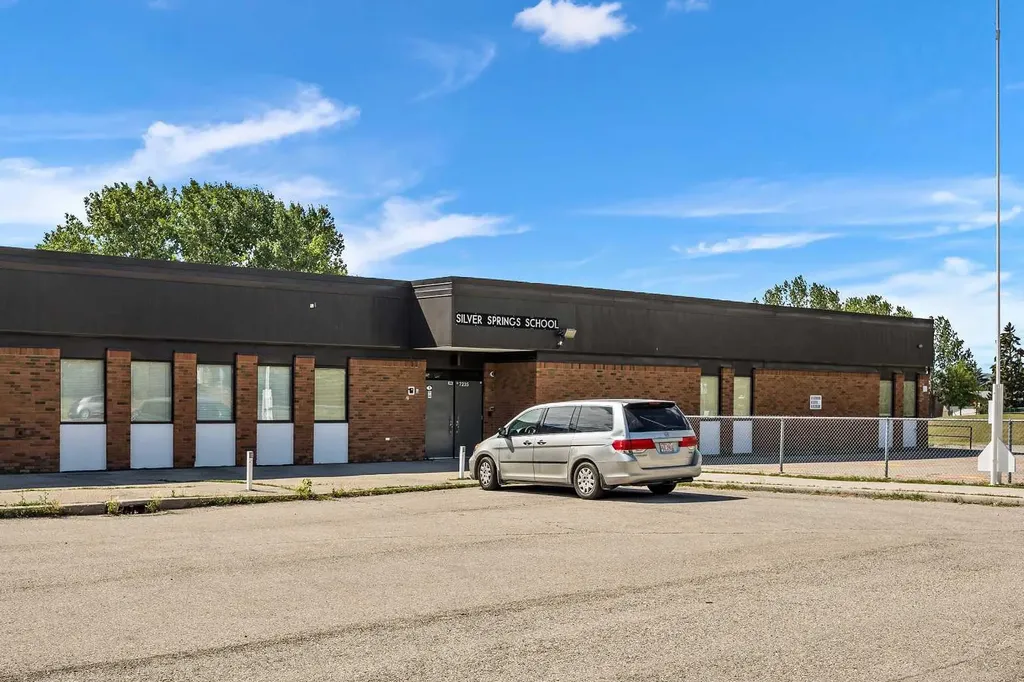 6451 70 Street NW Calgary AB T3B 3J5