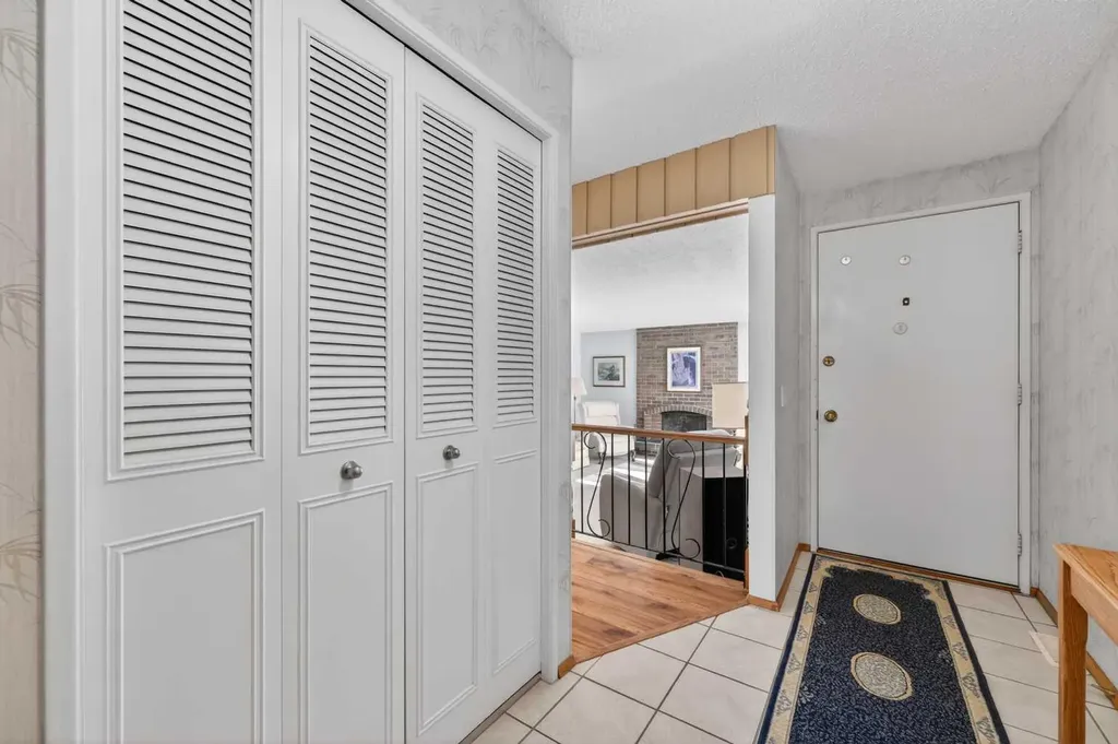 6451 70 Street NW Calgary AB T3B 3J5