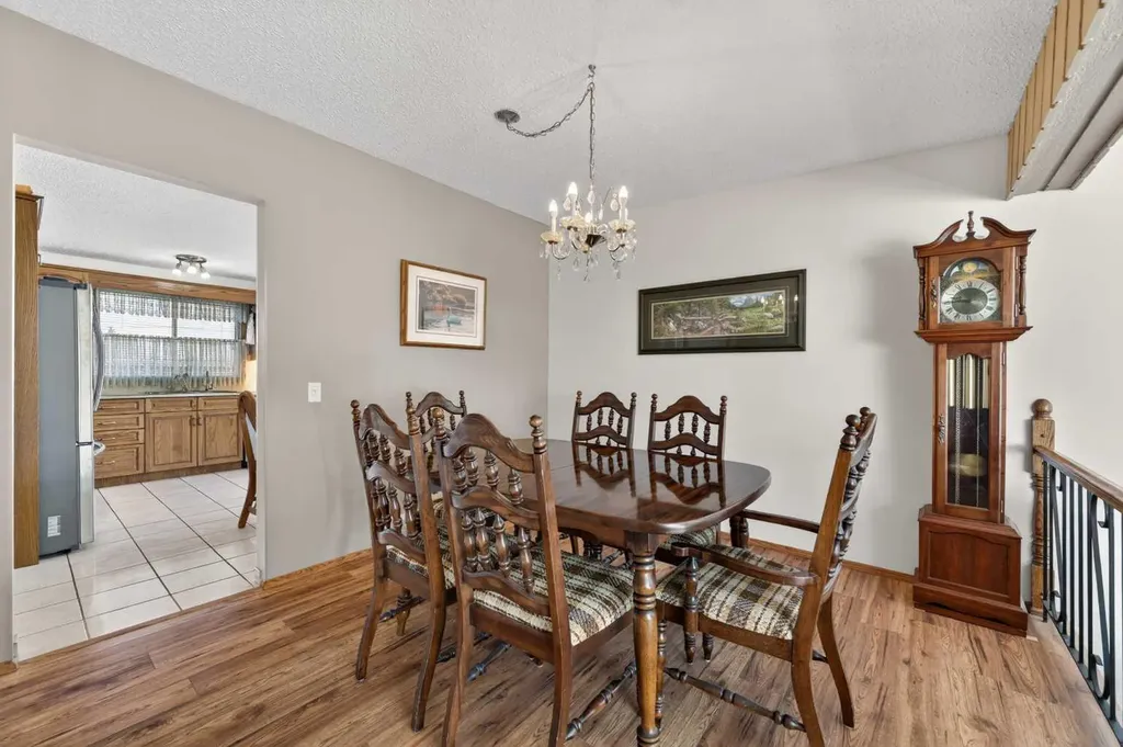 6451 70 Street NW Calgary AB T3B 3J5