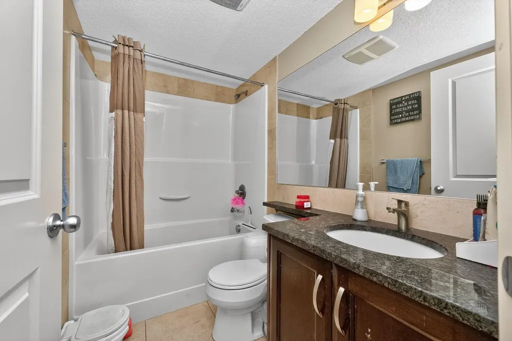 6118 80 Avenue NE Calgary AB T3j 1B3