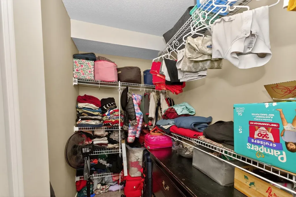 6118 80 Avenue NE Calgary AB T3j 1B3