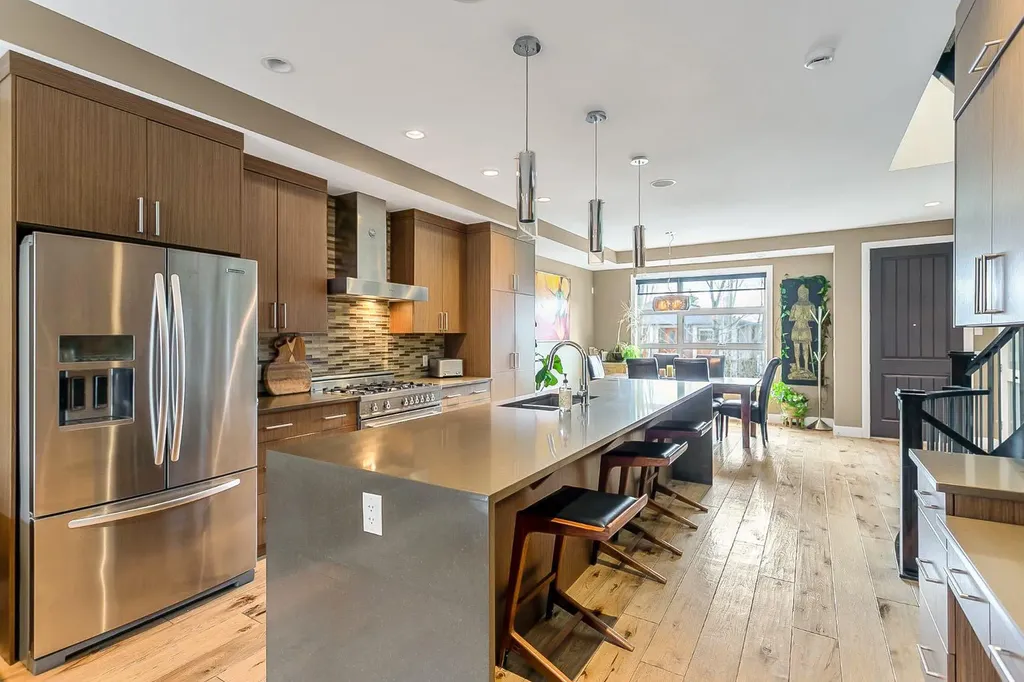 1834 30 Avenue SW Calgary AB T2T 1P7