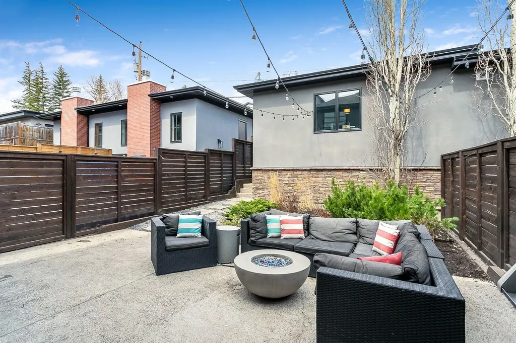 1834 30 Avenue SW Calgary AB T2T 1P7
