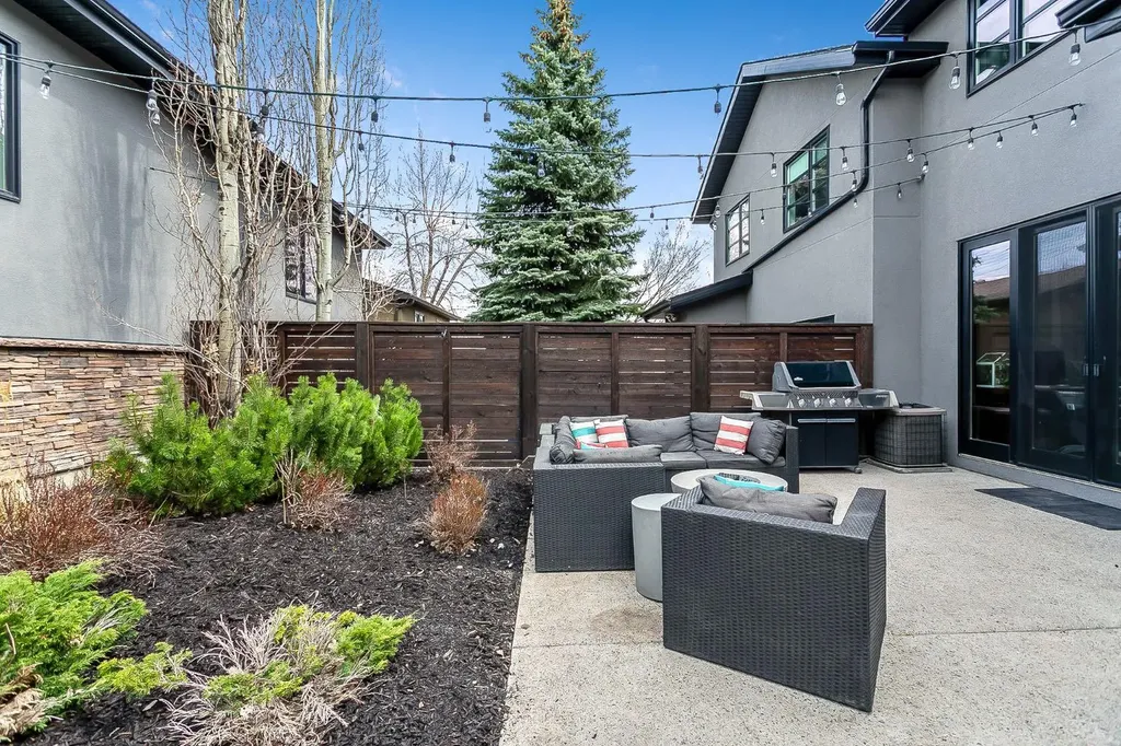 1834 30 Avenue SW Calgary AB T2T 1P7