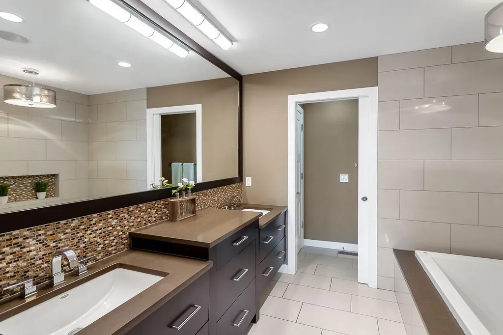 1834 30 Avenue SW Calgary AB T2T 1P7