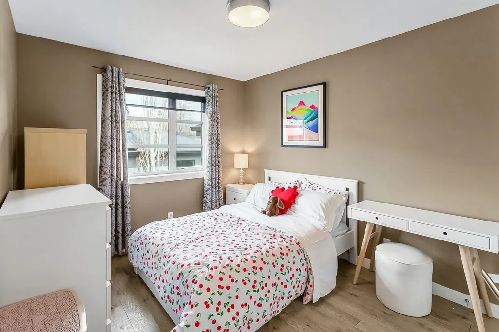 1834 30 Avenue SW Calgary AB T2T 1P7