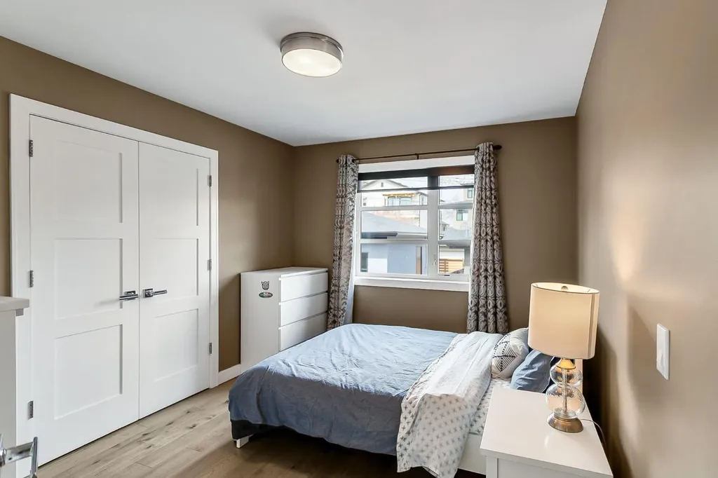 1834 30 Avenue SW Calgary AB T2T 1P7