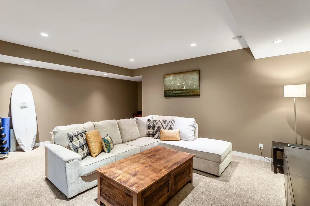 1834 30 Avenue SW Calgary AB T2T 1P7