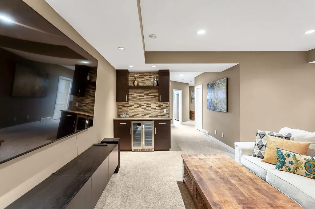 1834 30 Avenue SW Calgary AB T2T 1P7