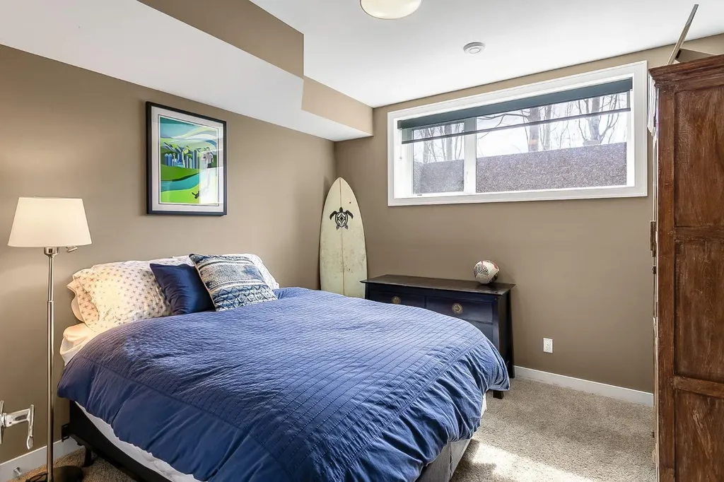 1834 30 Avenue SW Calgary AB T2T 1P7