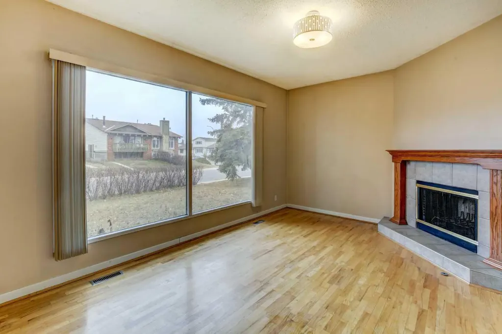 1163 Falworth Road NE Calgary AB T3J 1C8