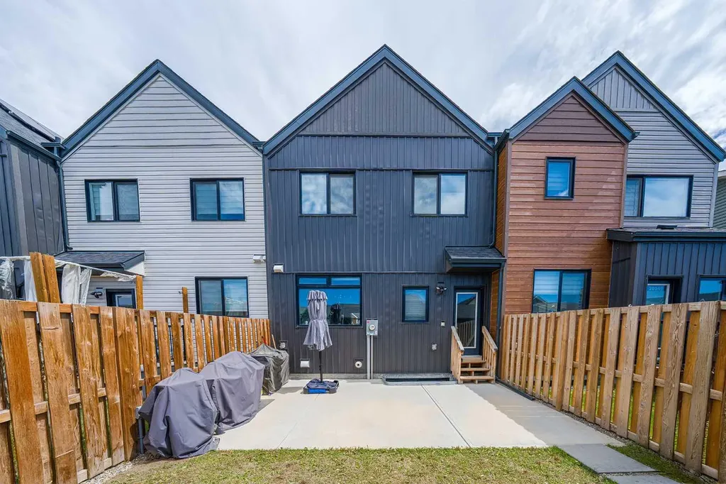 20545 Main Street SE Calgary AB T3M 3E9