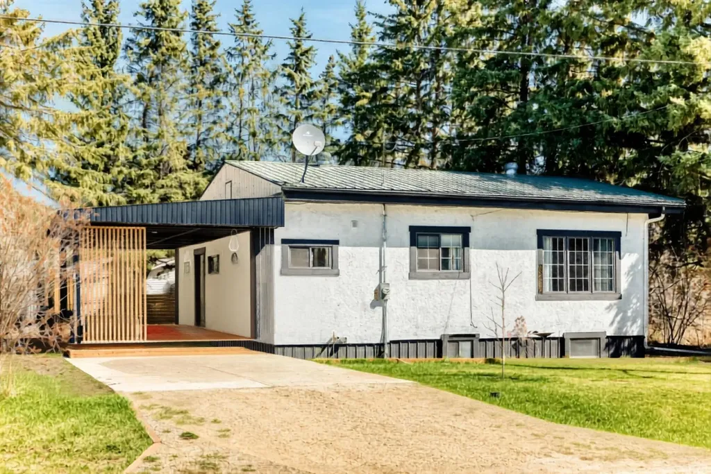 2026 9 Avenue Rural Red Deer County AB T0M1V0
