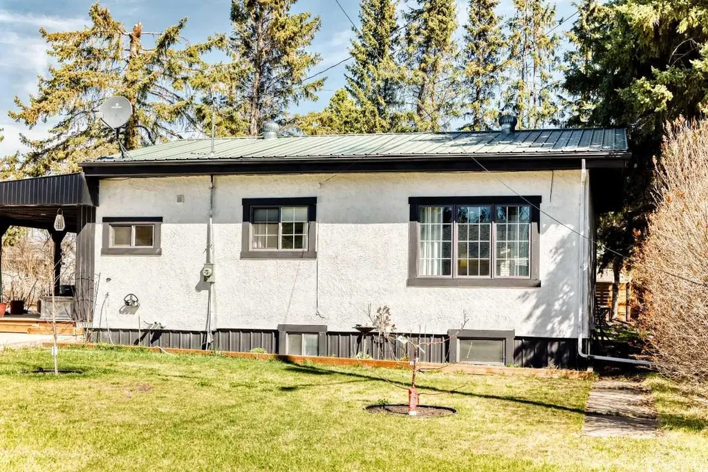 2026 9 Avenue Rural Red Deer County AB T0M1V0