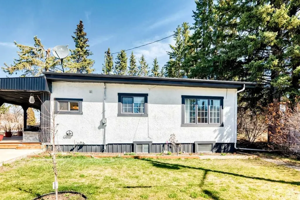 2026 9 Avenue Rural Red Deer County AB T0M1V0
