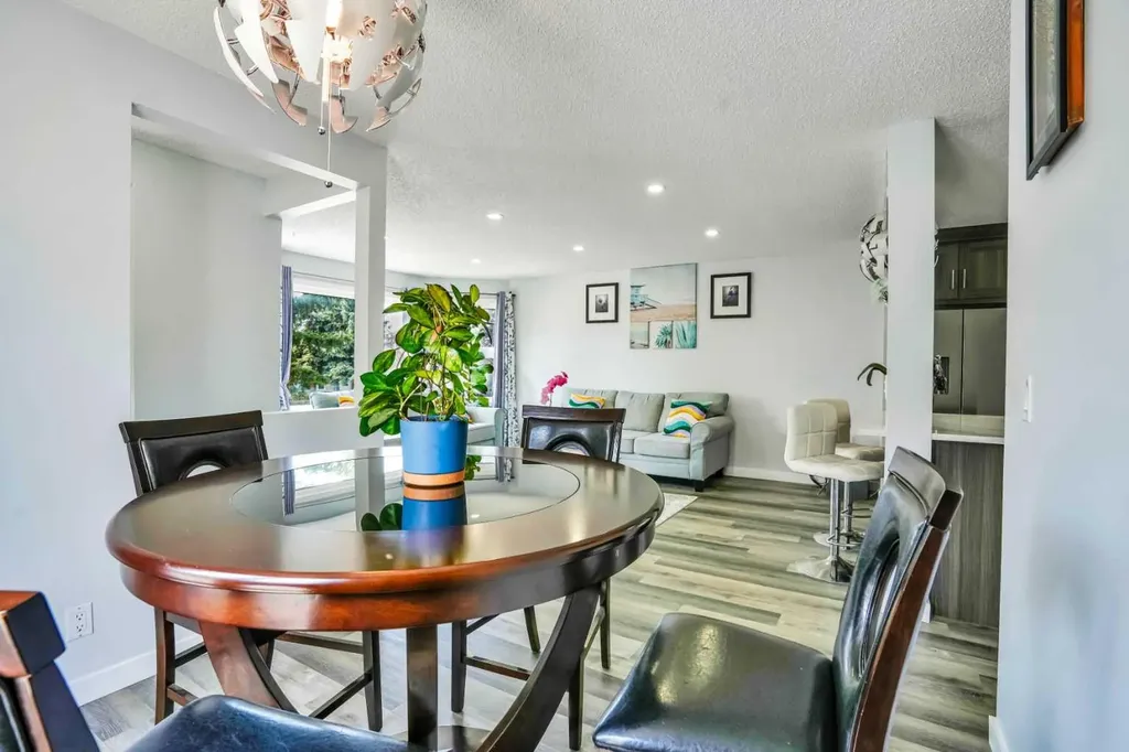 76 Aberfoyle Close NE Calgary AB T2A 6S6