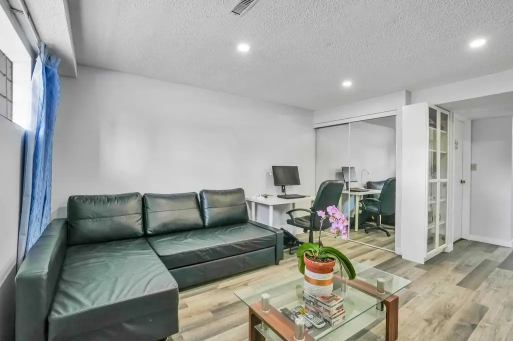 76 Aberfoyle Close NE Calgary AB T2A 6S6
