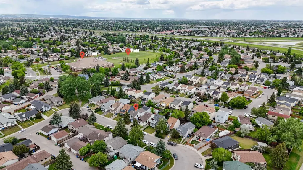 76 Aberfoyle Close NE Calgary AB T2A 6S6