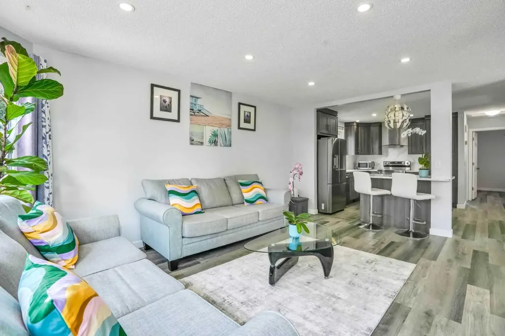 76 Aberfoyle Close NE Calgary AB T2A 6S6