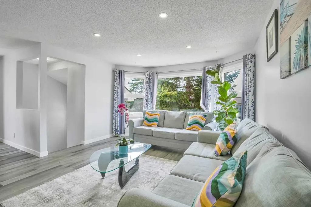 76 Aberfoyle Close NE Calgary AB T2A 6S6