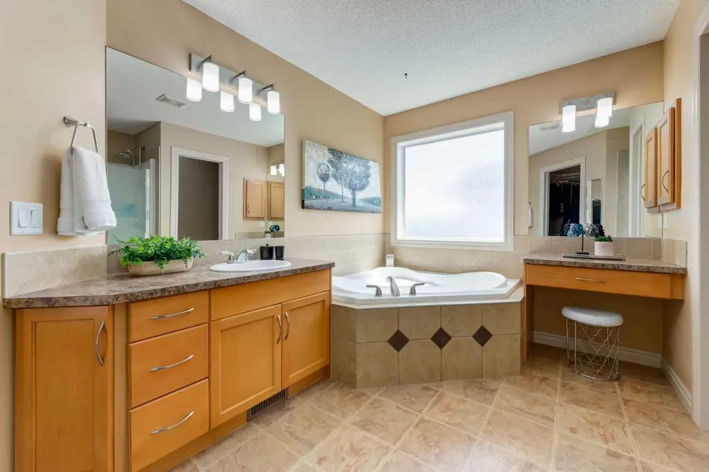 195 Willowmere Close Chestermere AB T1X 1S2