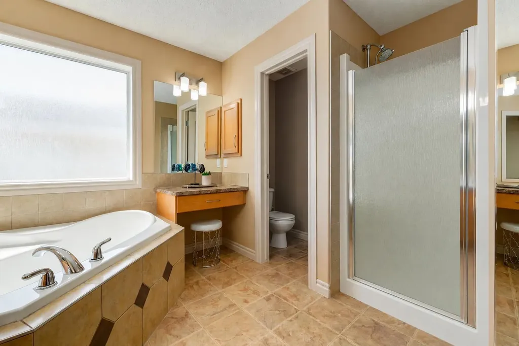 195 Willowmere Close Chestermere AB T1X 1S2