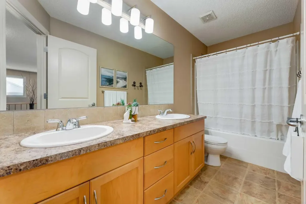 195 Willowmere Close Chestermere AB T1X 1S2