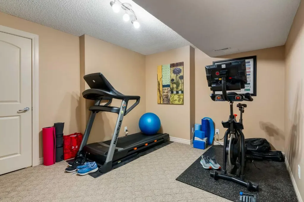 195 Willowmere Close Chestermere AB T1X 1S2