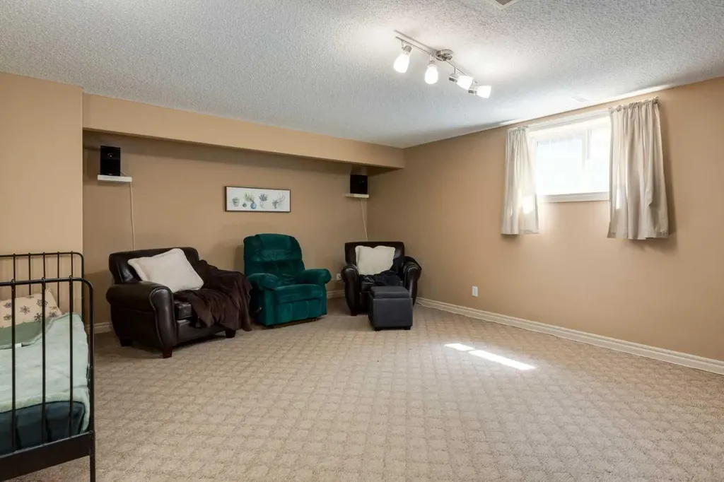 195 Willowmere Close Chestermere AB T1X 1S2