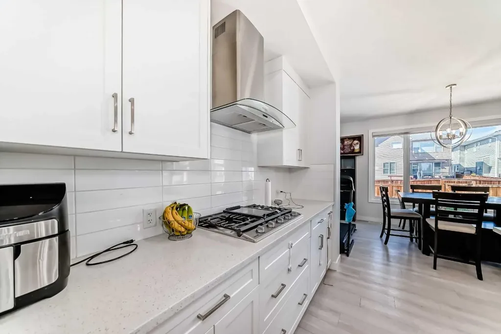 2004 Ravensdun Crescent SE Airdrie AB T4A 3K2