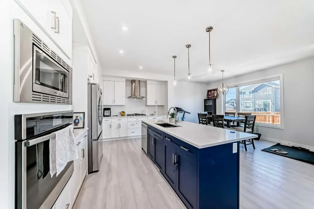 2004 Ravensdun Crescent SE Airdrie AB T4A 3K2