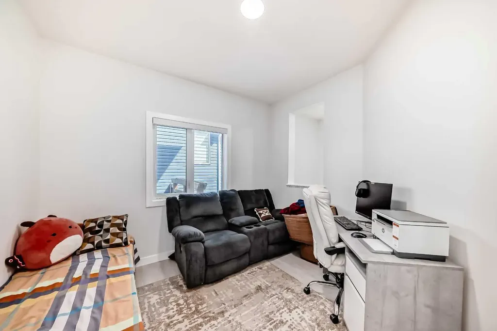 2004 Ravensdun Crescent SE Airdrie AB T4A 3K2