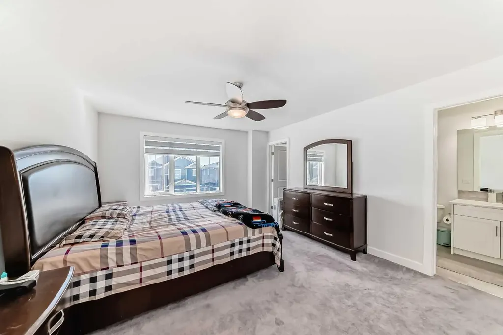 2004 Ravensdun Crescent SE Airdrie AB T4A 3K2