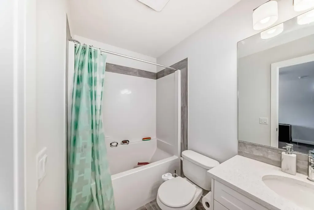 2004 Ravensdun Crescent SE Airdrie AB T4A 3K2