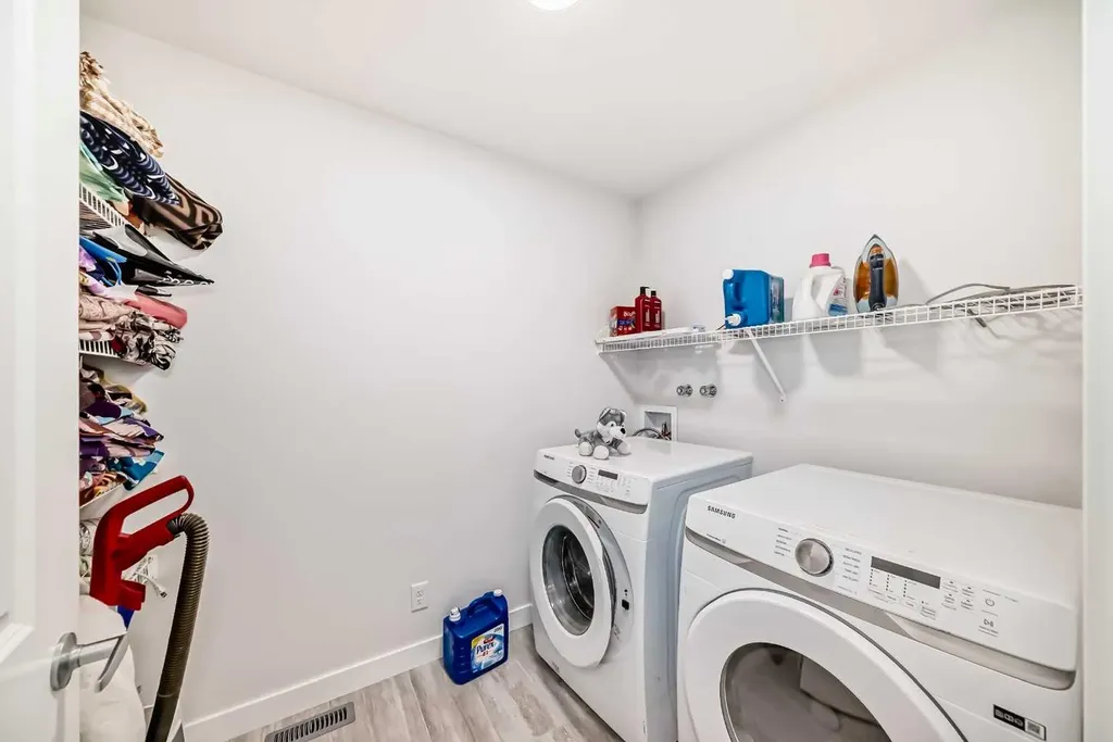 2004 Ravensdun Crescent SE Airdrie AB T4A 3K2