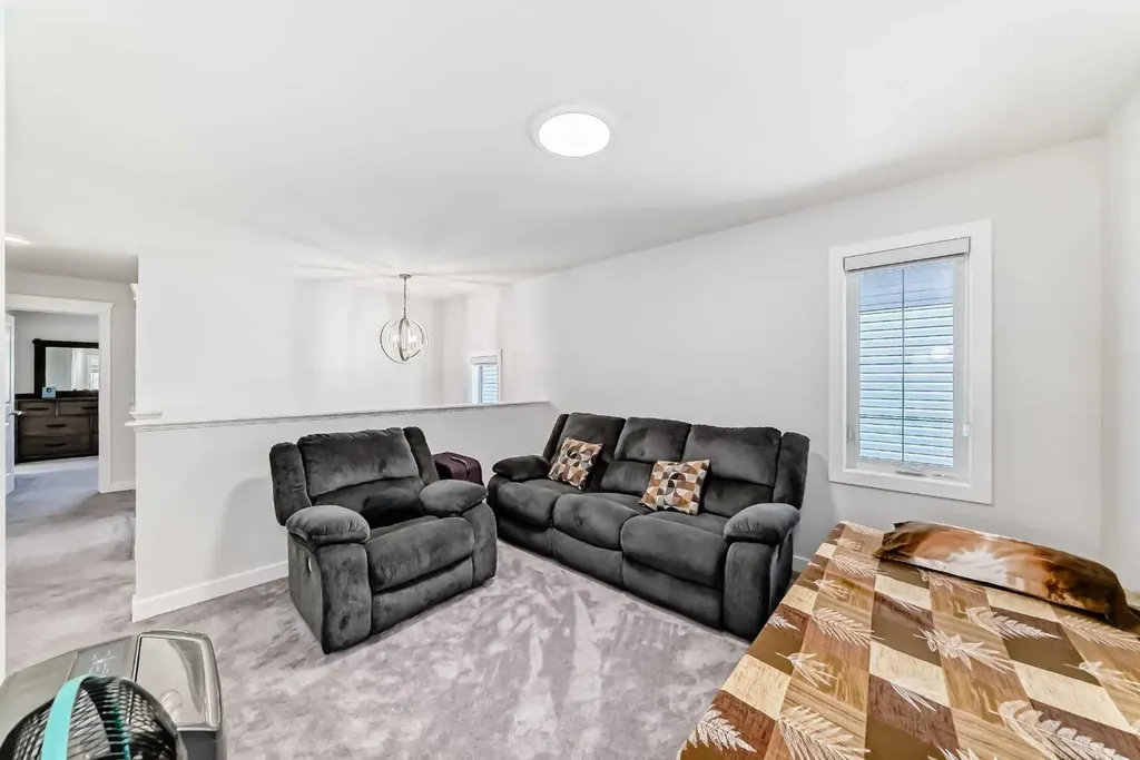 2004 Ravensdun Crescent SE Airdrie AB T4A 3K2