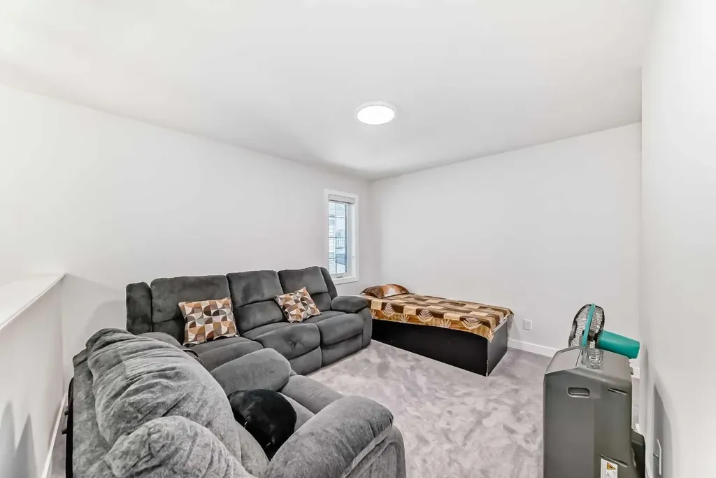 2004 Ravensdun Crescent SE Airdrie AB T4A 3K2