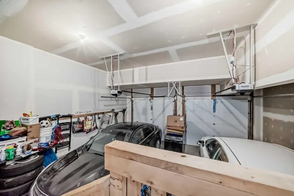 2004 Ravensdun Crescent SE Airdrie AB T4A 3K2