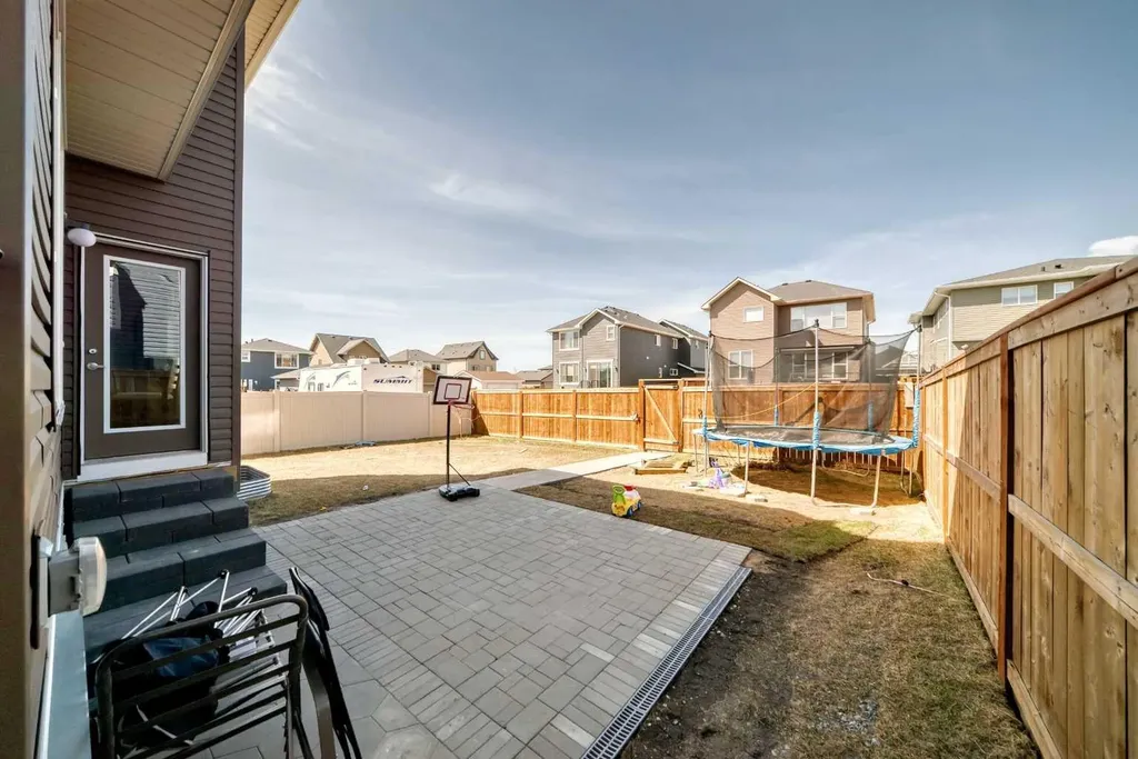 2004 Ravensdun Crescent SE Airdrie AB T4A 3K2