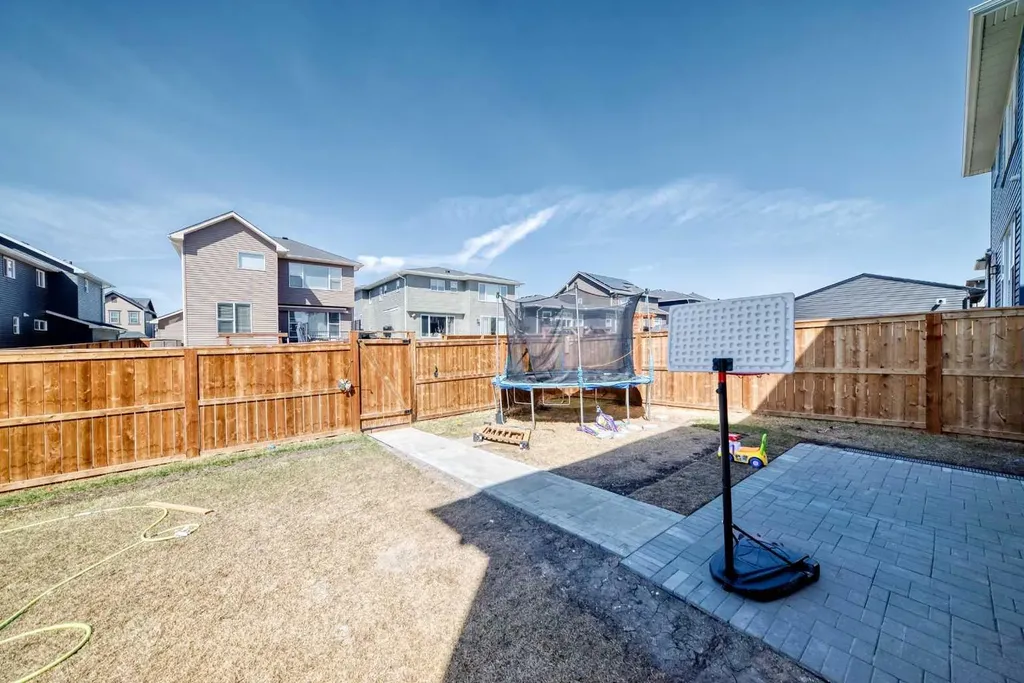 2004 Ravensdun Crescent SE Airdrie AB T4A 3K2