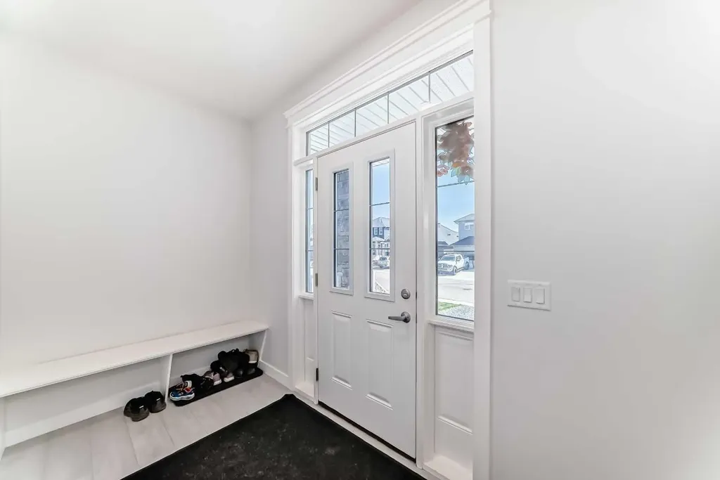 2004 Ravensdun Crescent SE Airdrie AB T4A 3K2