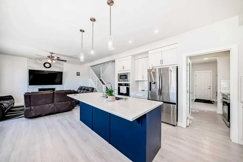 2004 Ravensdun Crescent SE Airdrie AB T4A 3K2