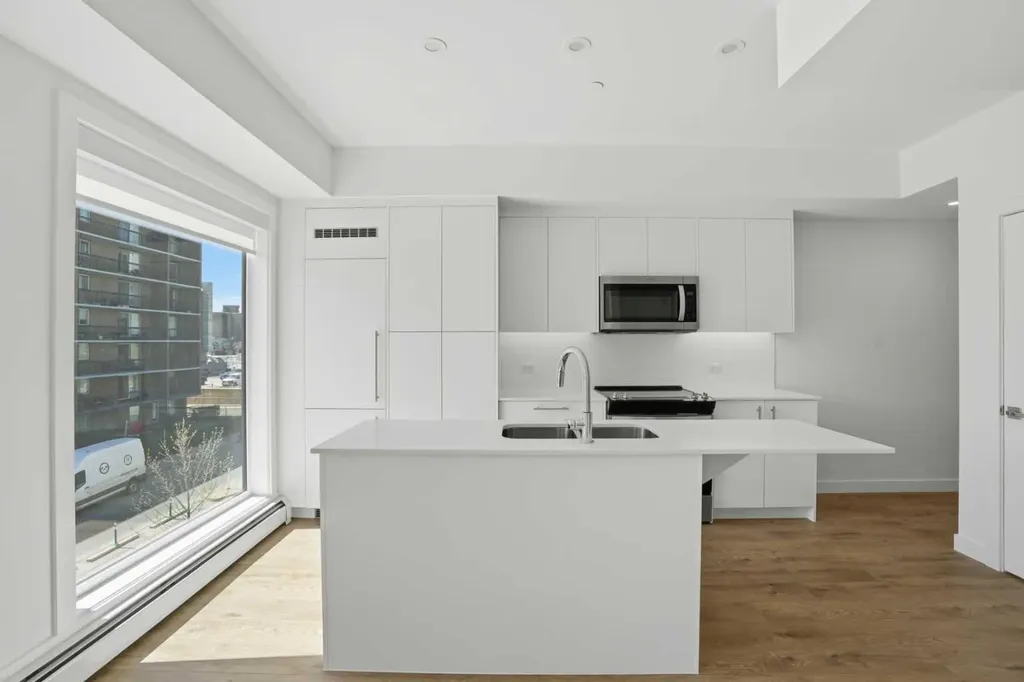 310 15 Avenue SW Calgary AB T2R 1S9