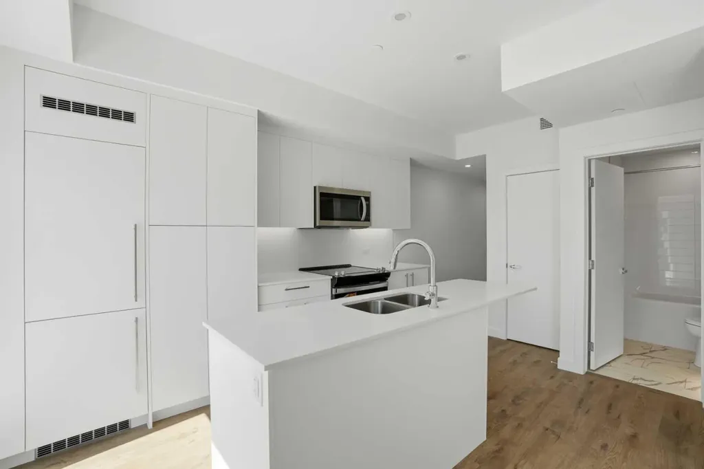 310 15 Avenue SW Calgary AB T2R 1S9