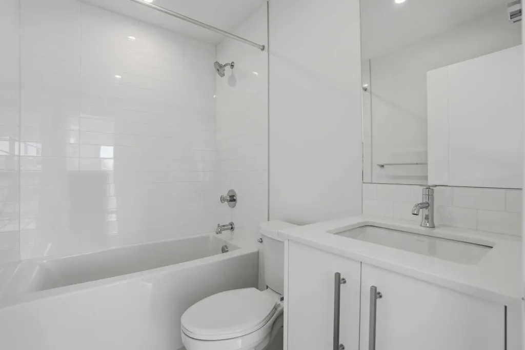 310 15 Avenue SW Calgary AB T2R 1S9