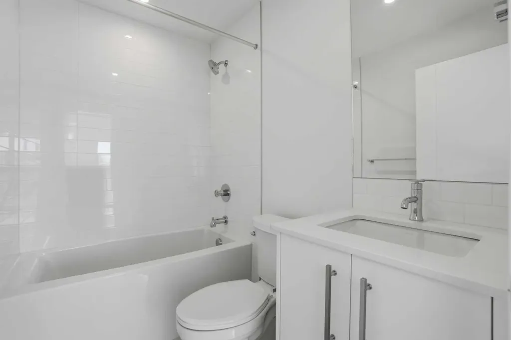 310 15 Avenue SW Calgary AB T2R 1S9